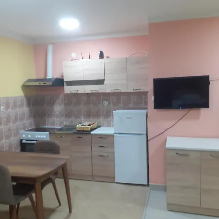 Laki & Apartment