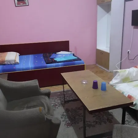 Laki & Apartment